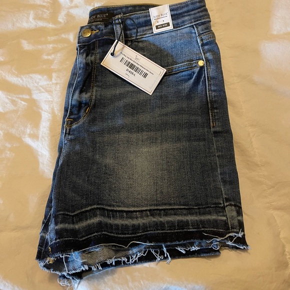 Judy Blue Dark Wash Released Hem Denim Shorts - Picture 3 of 4